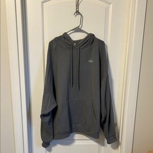ALO Yoga Men's Steel Gray Accolade Hoodie
